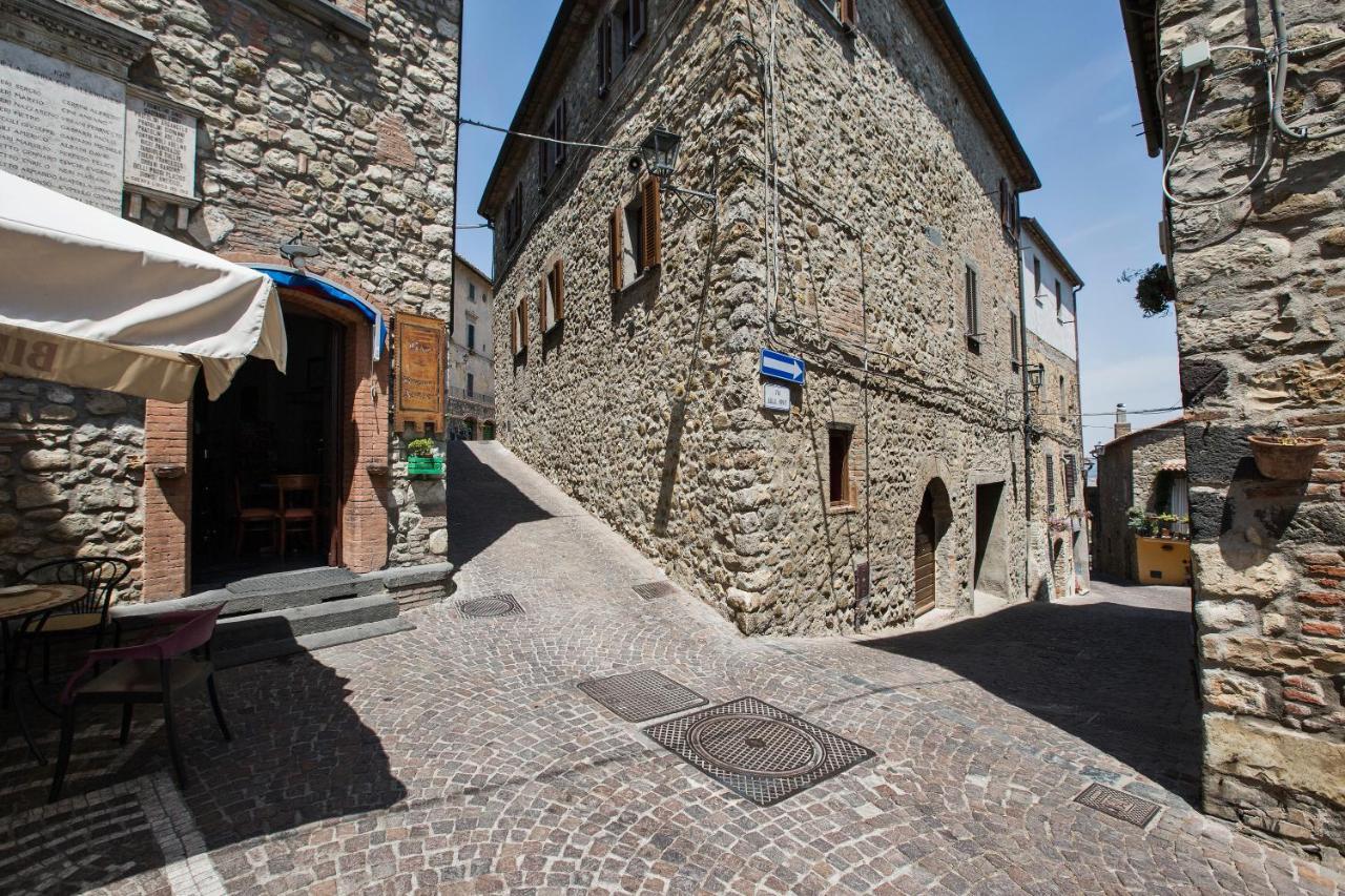 Bed & Basta Hotel Allerona Exterior photo